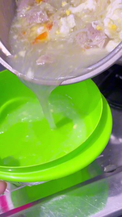 Masak mie kuah buat sibocil,krn lg sariawan.mudah Mudah2n lahap mknnya