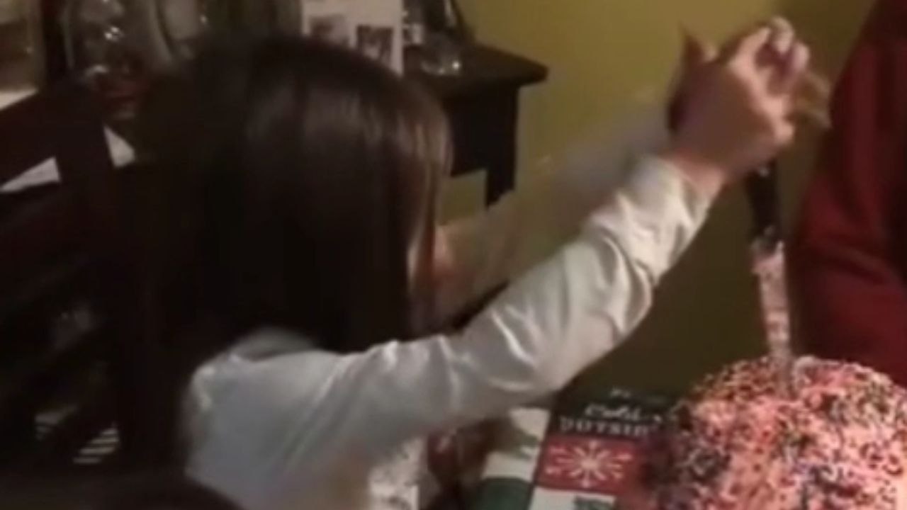 'Cake or Fake?' - Mom's hilarious balloon prank sends sprinkles flying