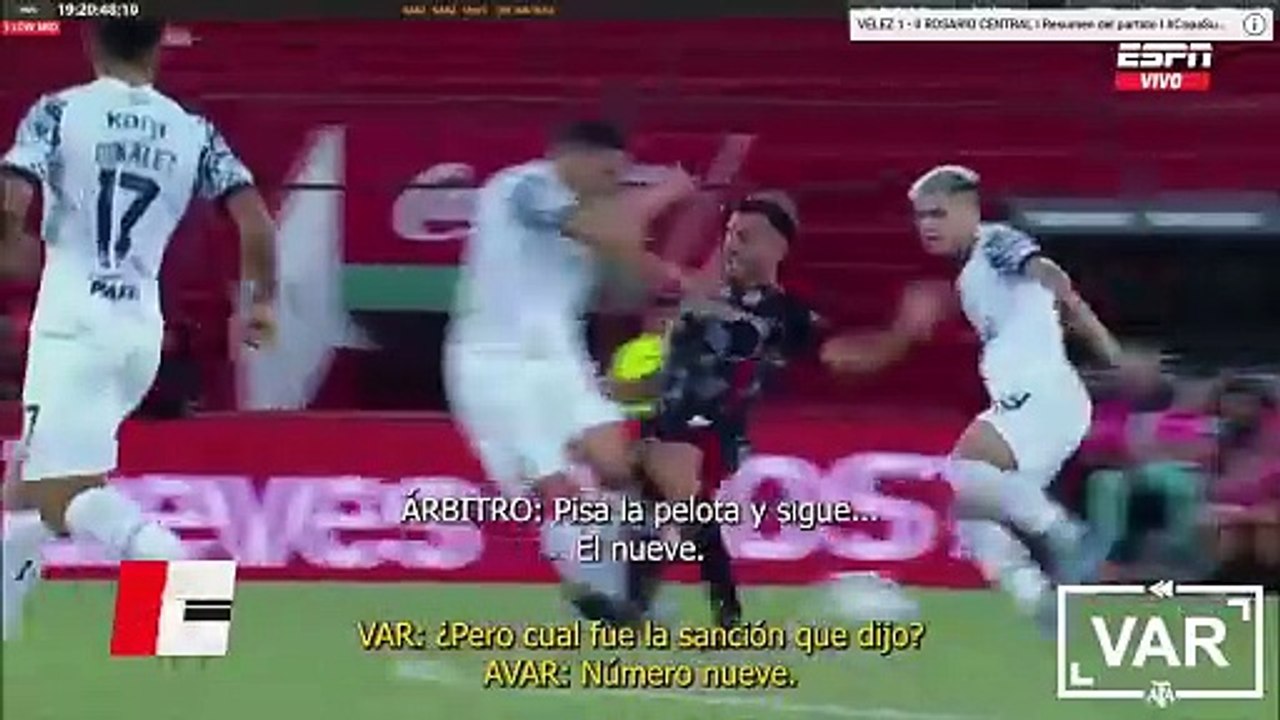 Diálogo del VAR en la jugada más polémica de Barracas Central-Independiente