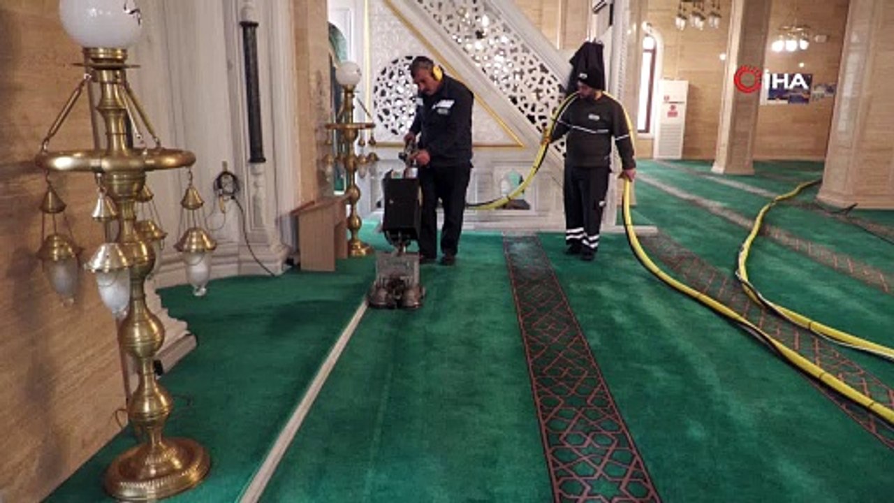 Esenyurt'ta camiler Ramazan ayına hazırlandı