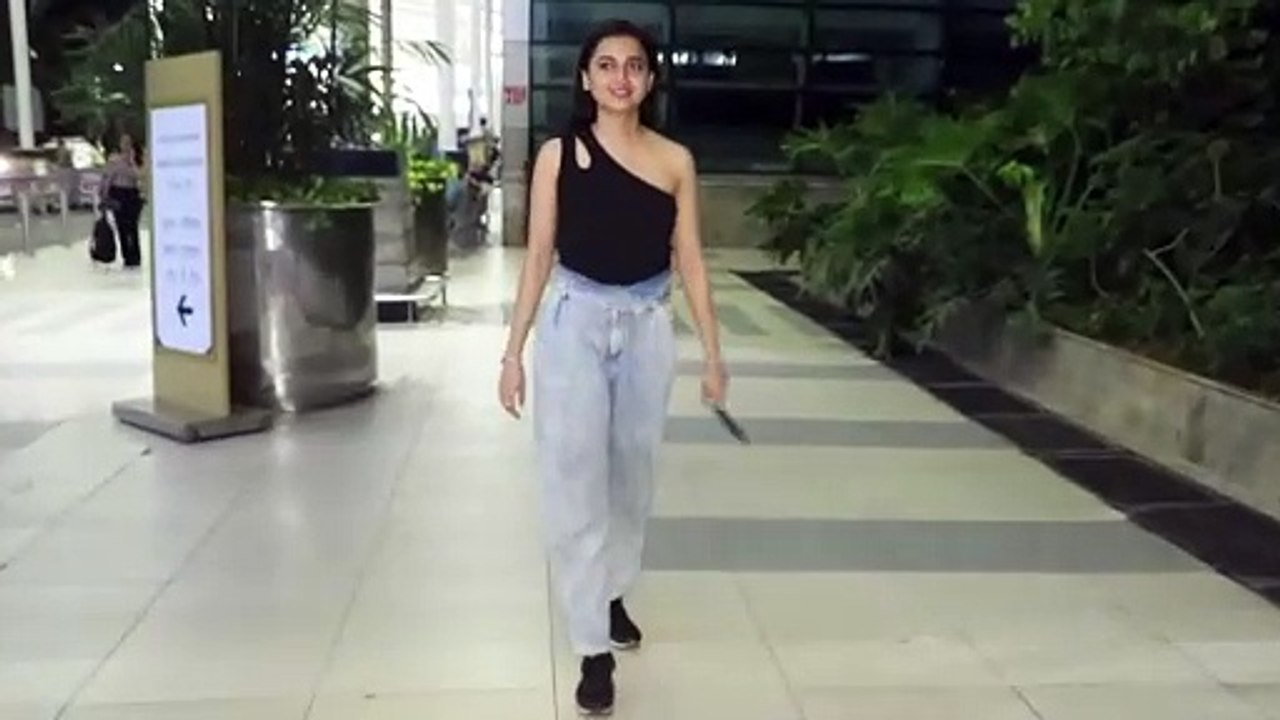 Tejasswi Prakash Turns up the Heat; serves Party-Ready Glamour in Green Backless Dress!