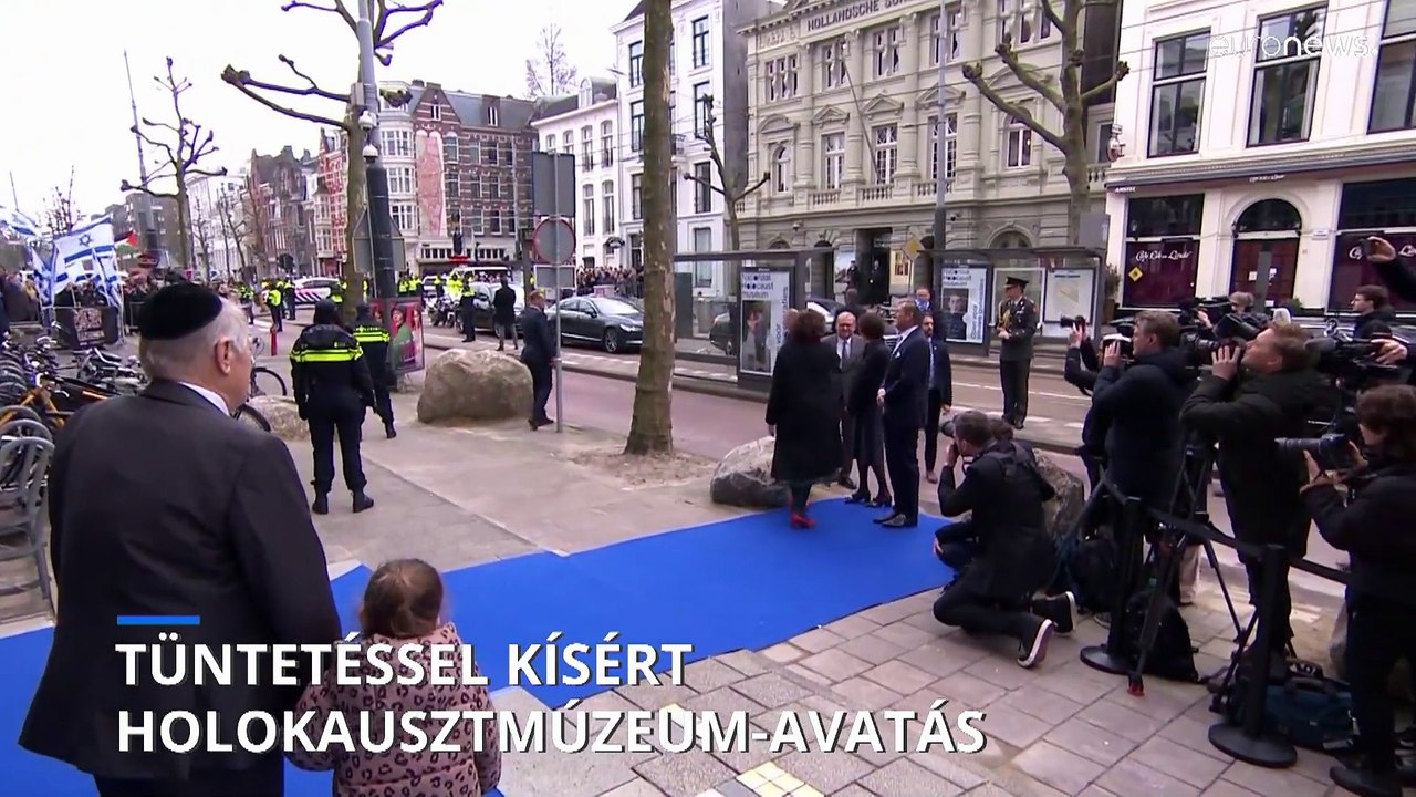 Tüntetéssel kísért holokausztmúzeum-avatás Hollandiában