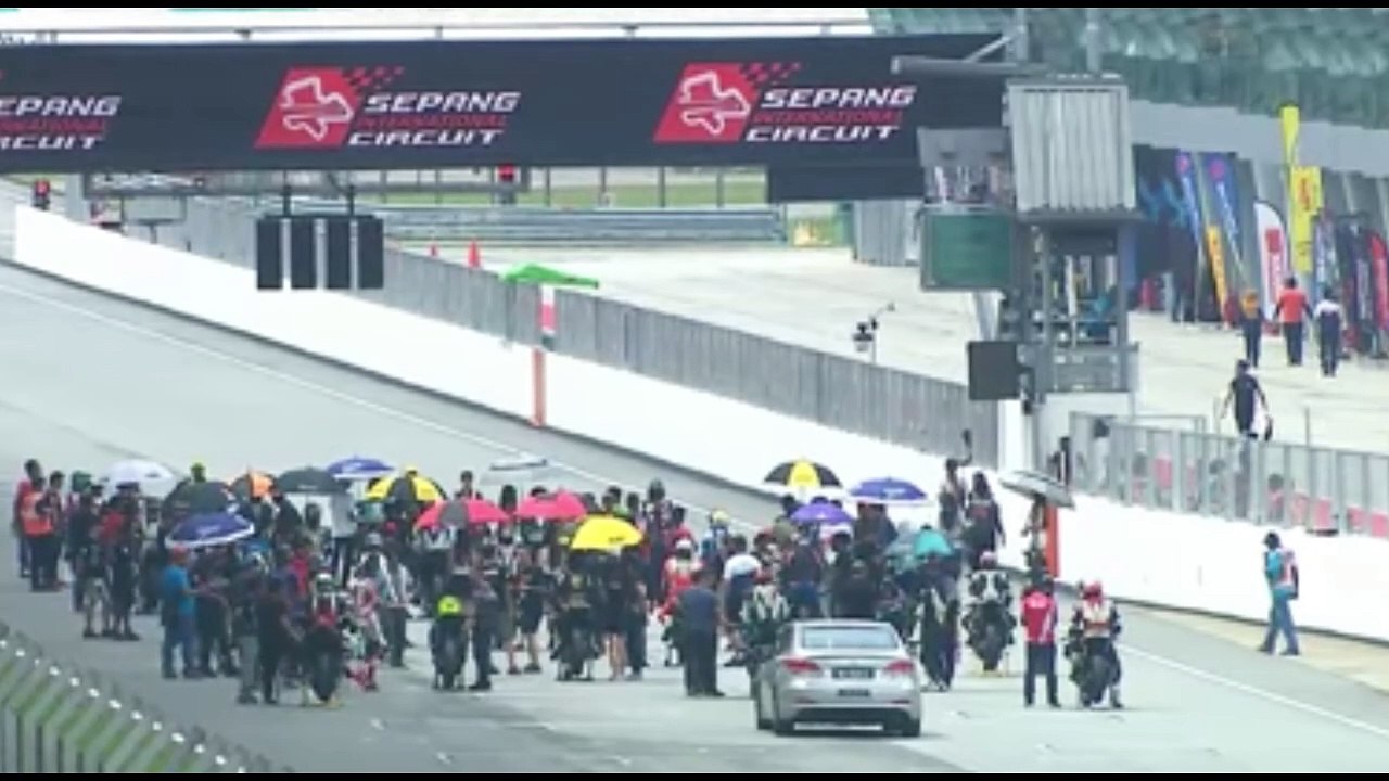 Surya Narayana 9 Renaldo Surojo IND. 1st Place  Pirelli Superbike 250cc Open. Round 5 Race 1 (2017)