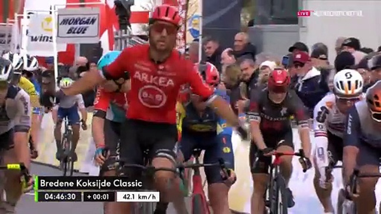 Un "sprint titanesque" et Mozzato a coiffé Groenewegen