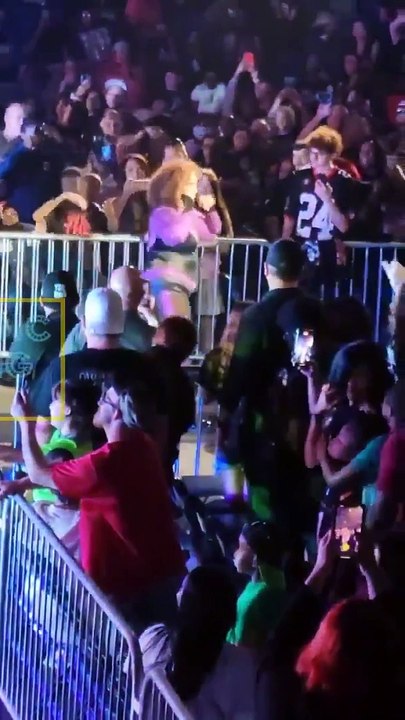 Rhea Ripley vs shayna vs Nia Jax - WWE Road to WrestleMania