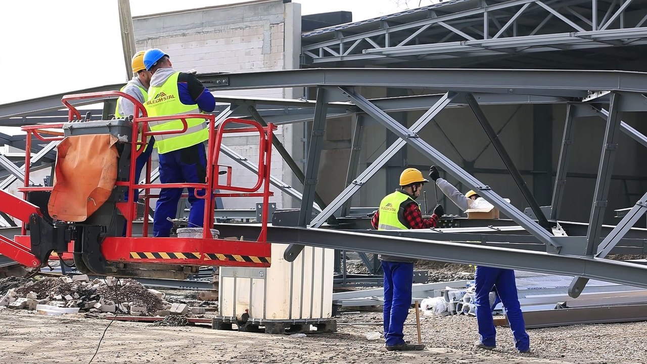 KRAKOW HANGAR HEXAGON
