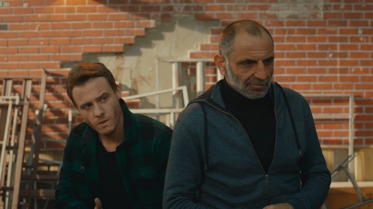 En El Corazón De La Ciudad Capitulo 18 (Audio Español) - Bu Şehir Arkandan Gelecek