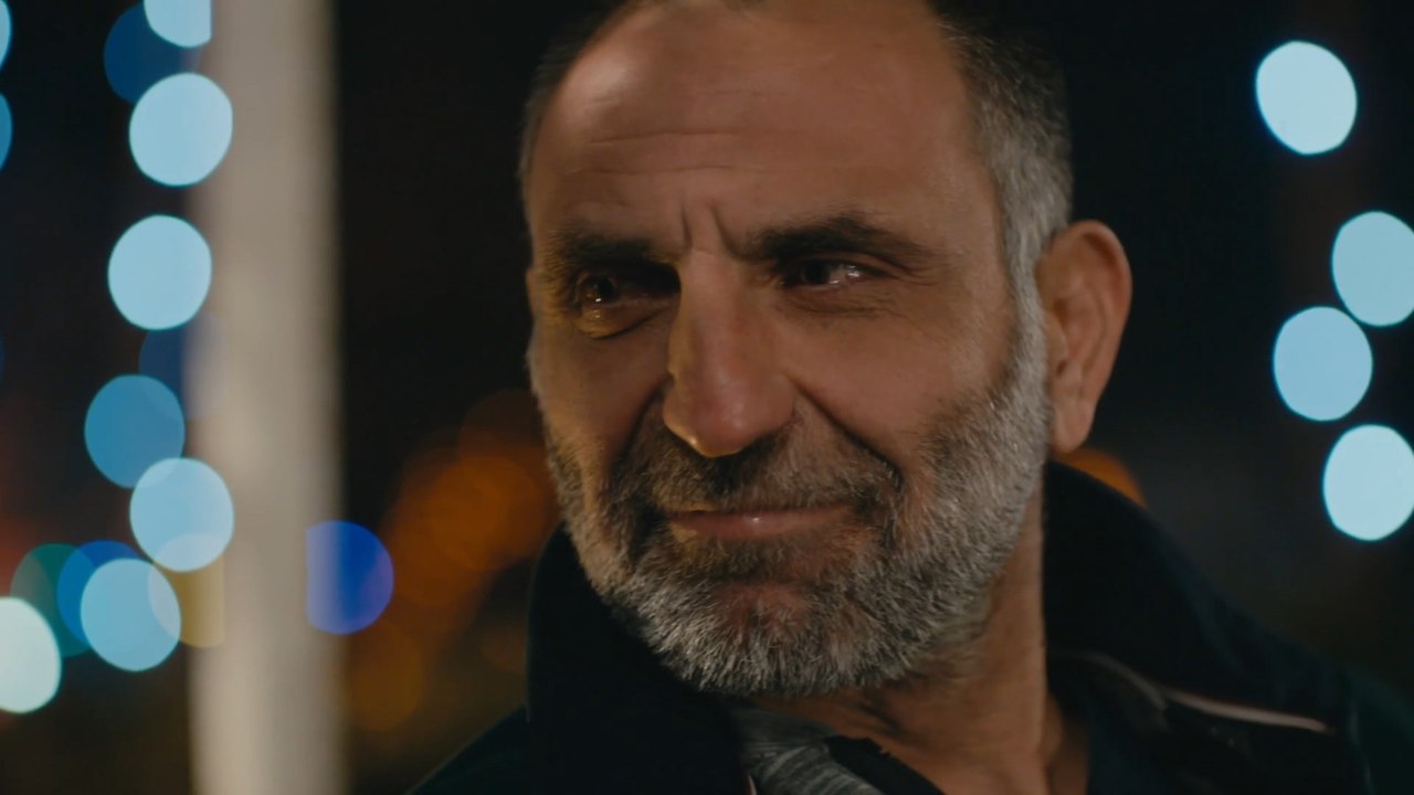 En El Corazón De La Ciudad Capitulo 44 (Audio Español) - Bu Şehir Arkandan Gelecek