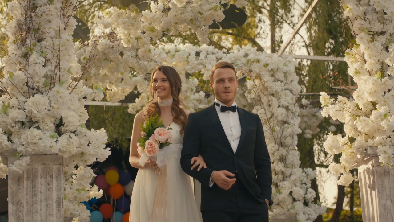 En El Corazón De La Ciudad Capitulo 57 (Audio Español) - Bu Şehir Arkandan Gelecek