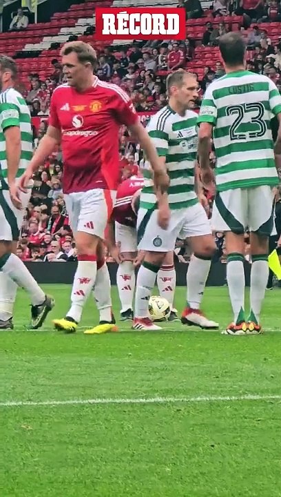 Rooney regresa con golazo a Old Trafford en Manchester United vs Celtic