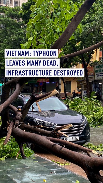 Typhoon wrecks Vietnam