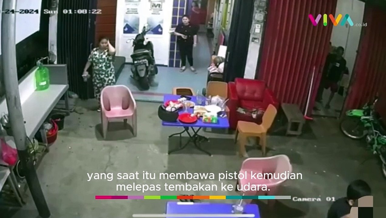 Aksi Tantang Polisi dengan Pedang Berakhir Ketika Ditembak Peringatan