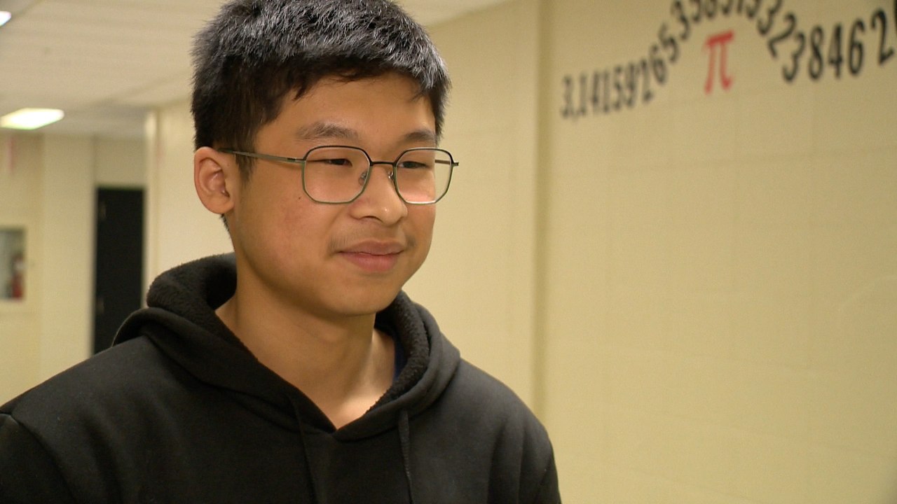 À 15 ans, il mémorise 404 décimales de Pi en deux semaines