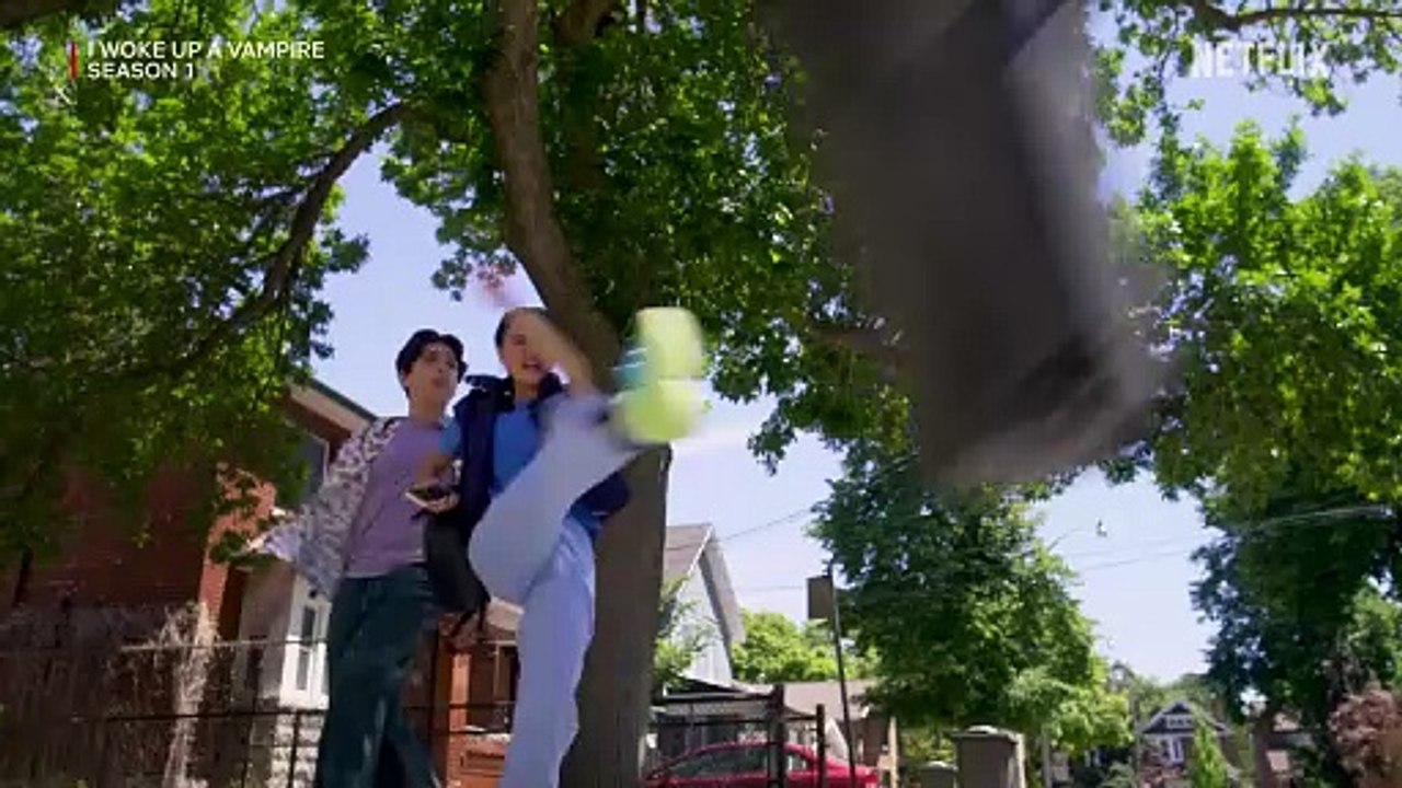 I Woke Up a Vampire Saison 1 -  (EN)