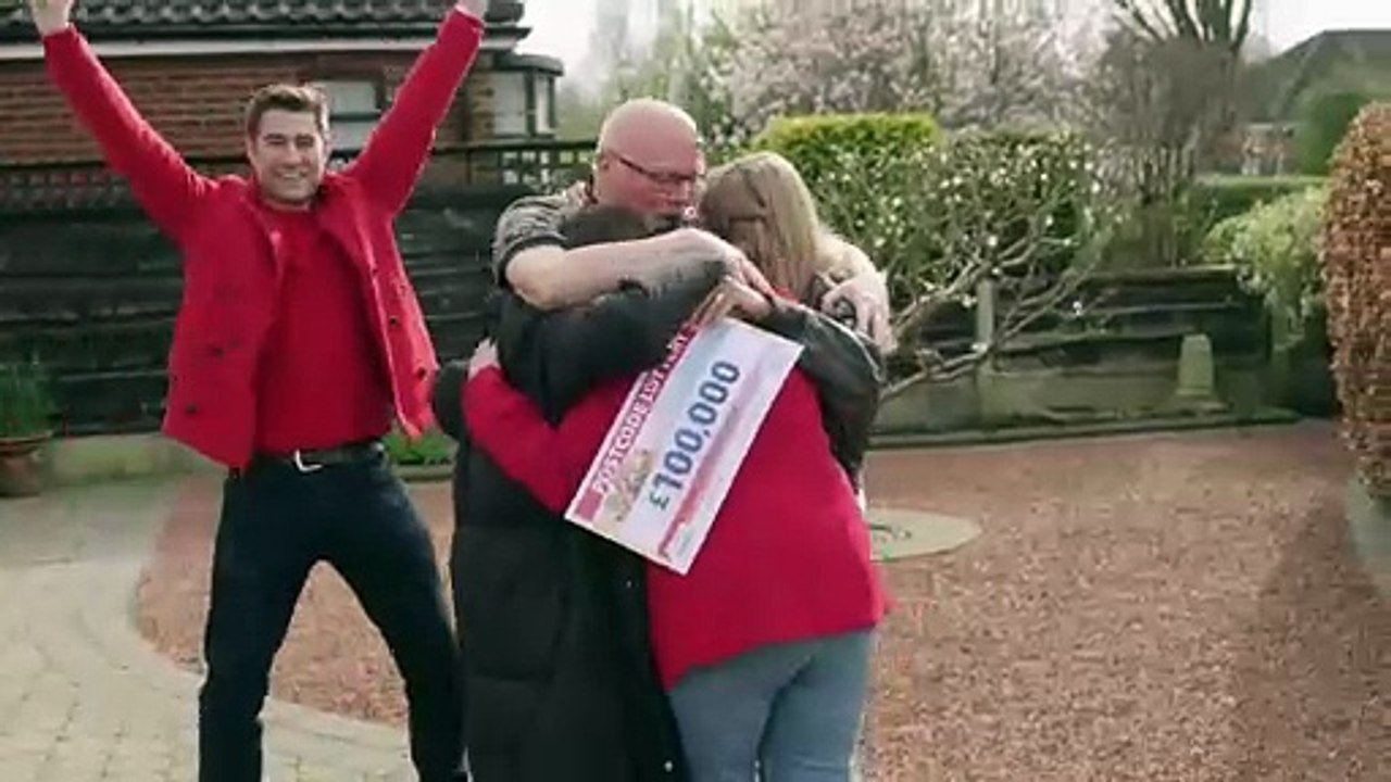 Mum celebrates People's Postcode Lottery weeks after her dad's death