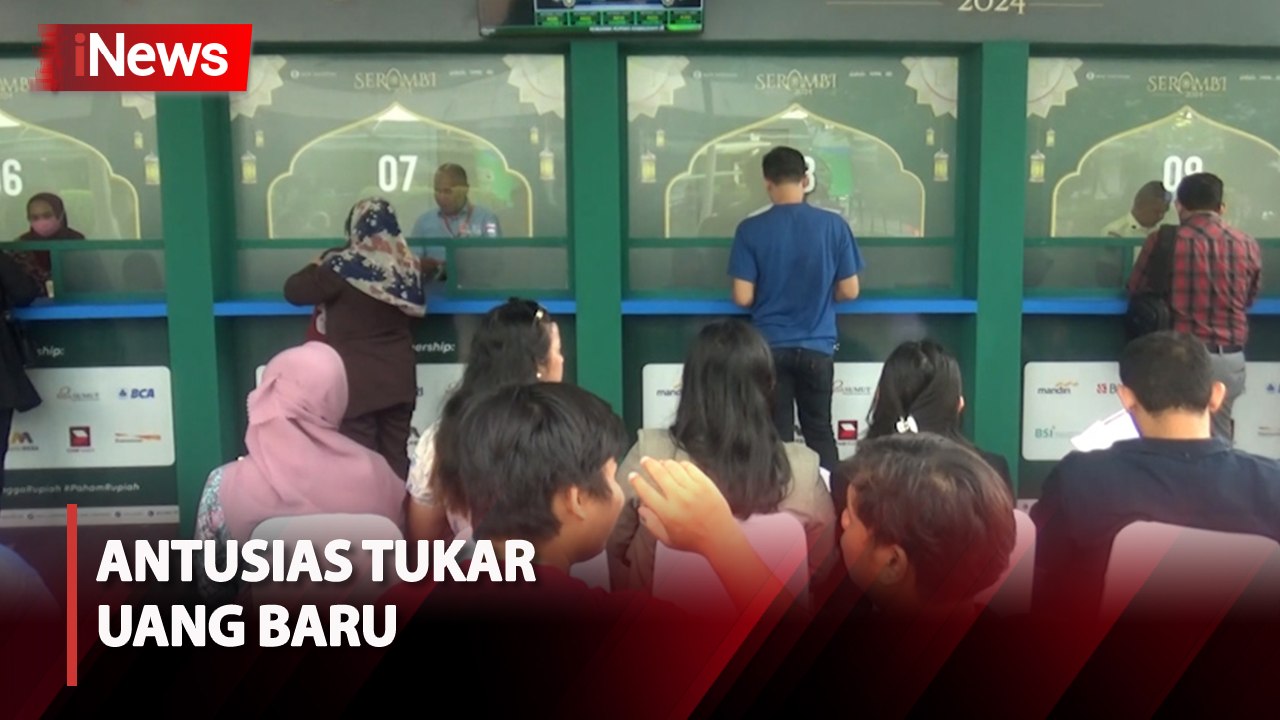 Persiapan Lebaran, Warga Medan Rela Antre Tukar Uang Baru