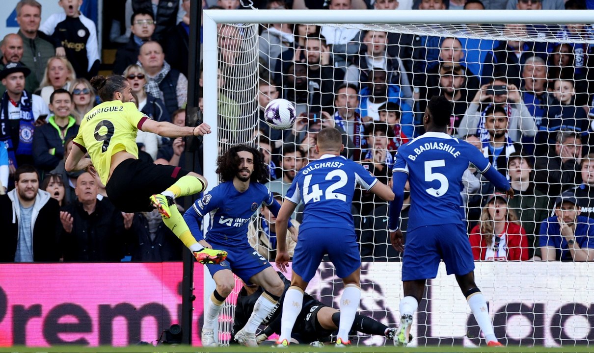 بيرنلي يفرض التعادل على تشلسي