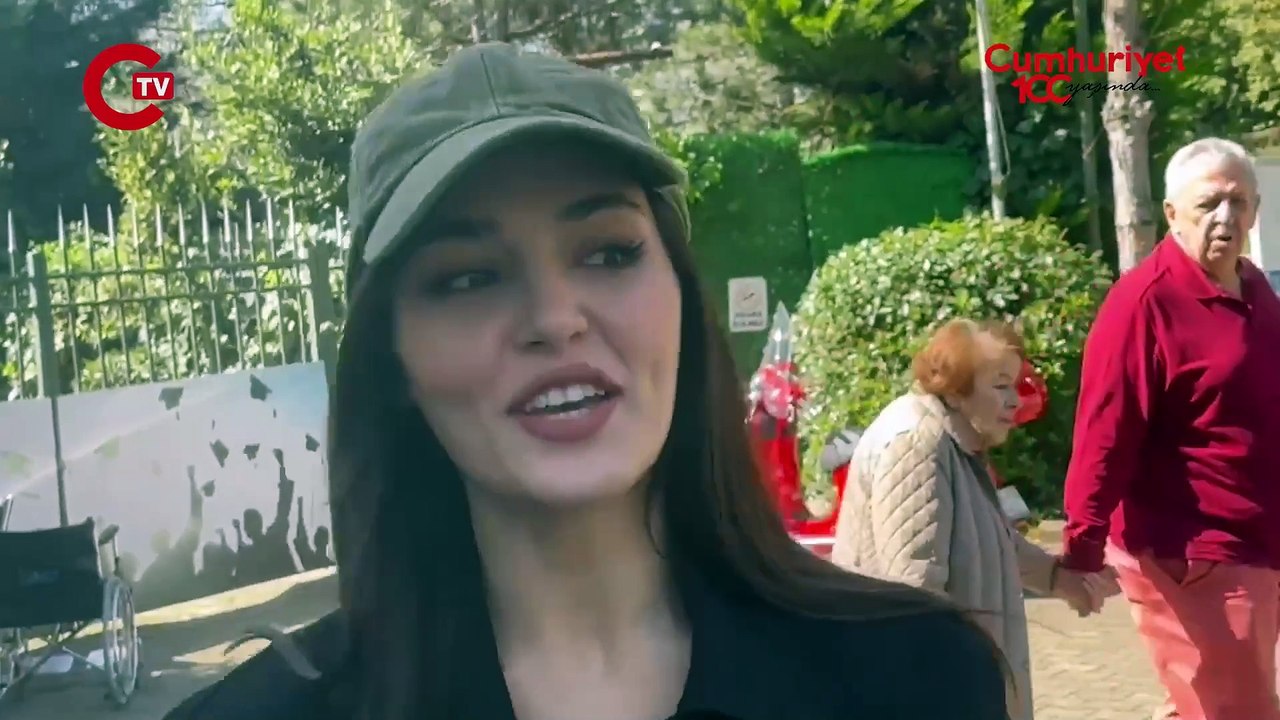 Hande Erçel oyunu kullandı