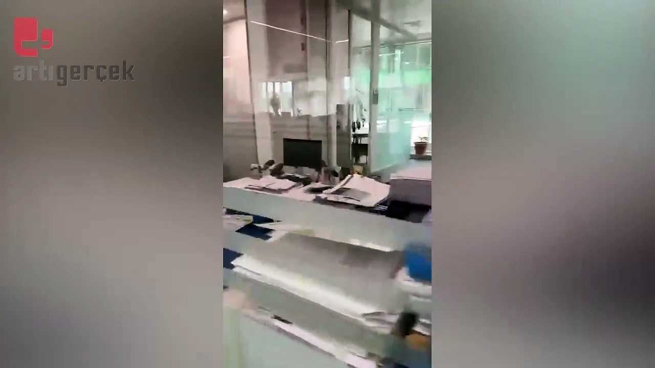 Görüntü gündem oldu: 'Üsküdar Belediyesi'ni kapatmışlar ya. Bir tane adam yok'