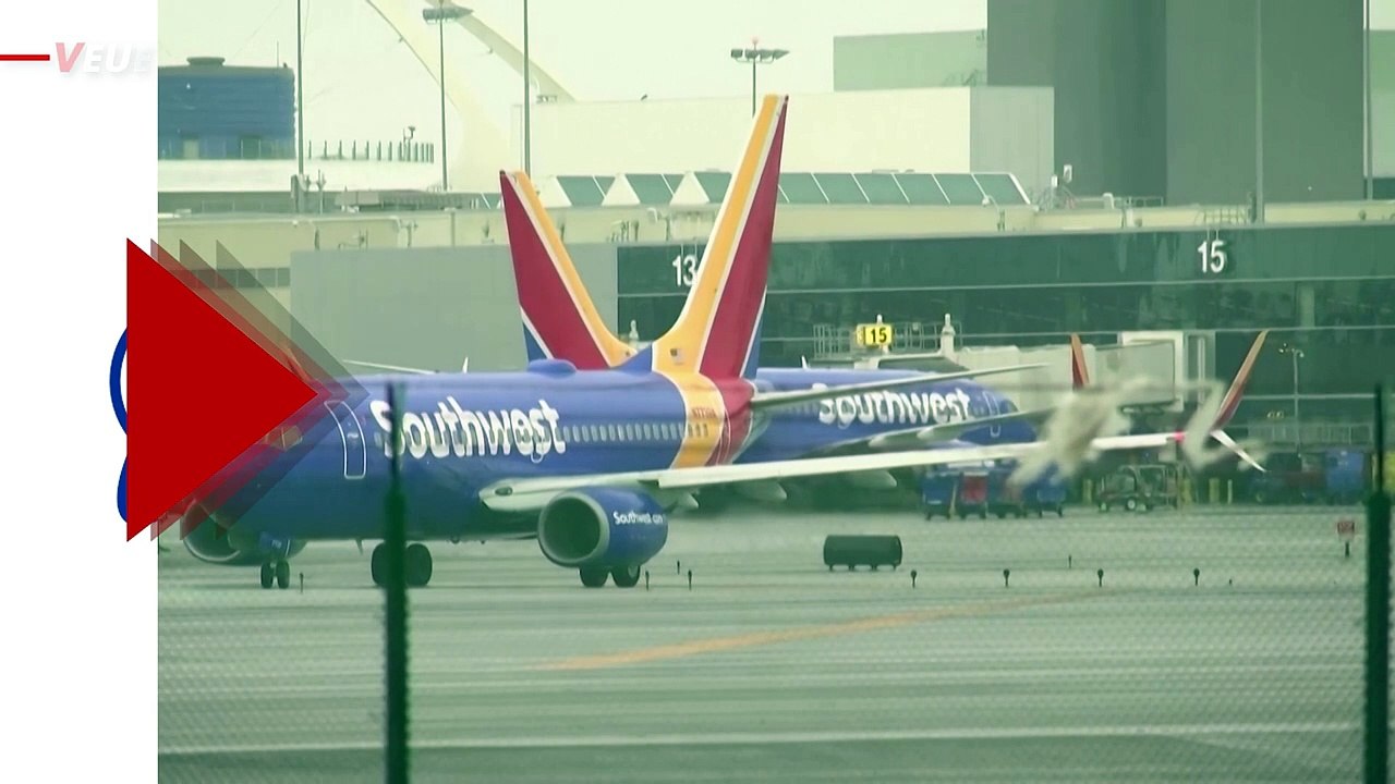 A Boeing Plane Had Its Engine Cowling Fall Off