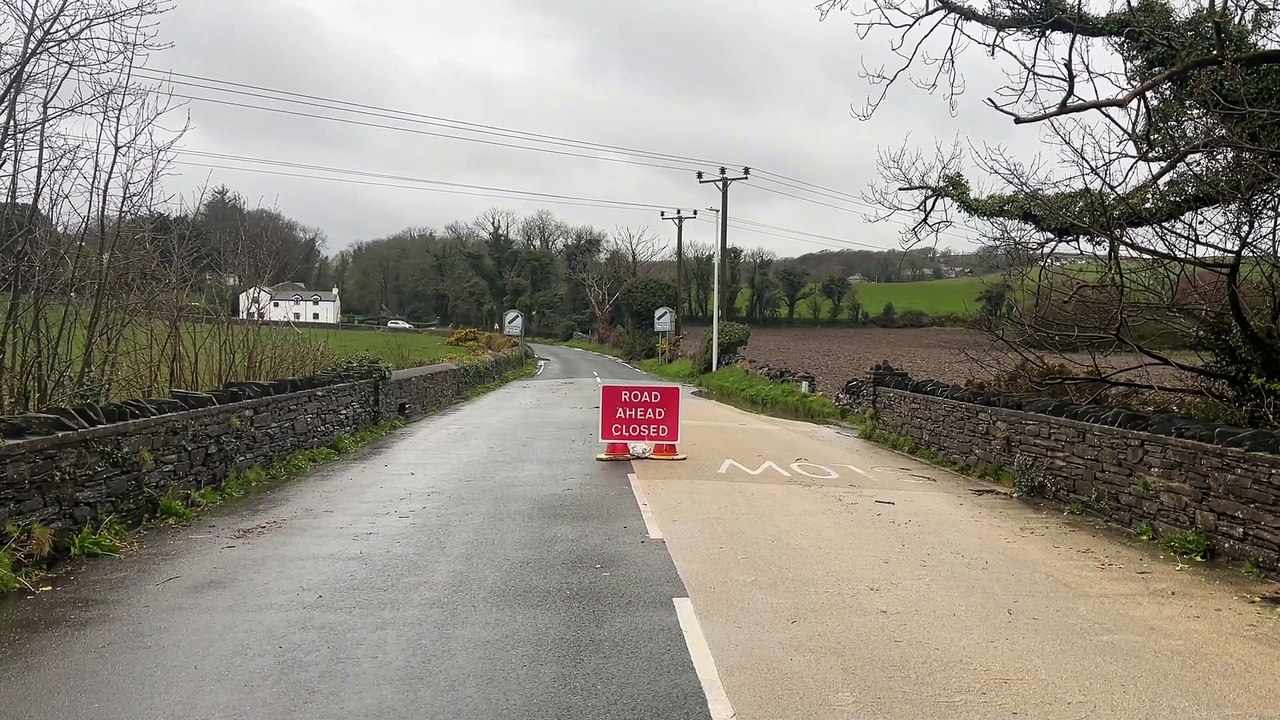 Glen Darragh, Glen Vine road closed