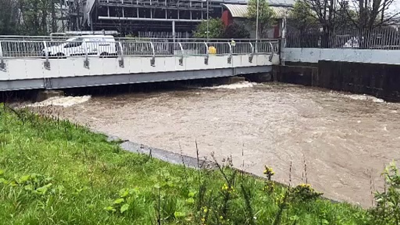 High river levels at Pulrose Bridge