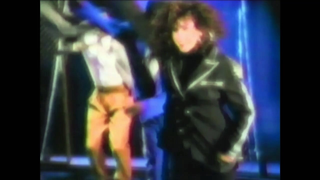 Finding Your Roots - Season 10, Episode 1: Born to Sing