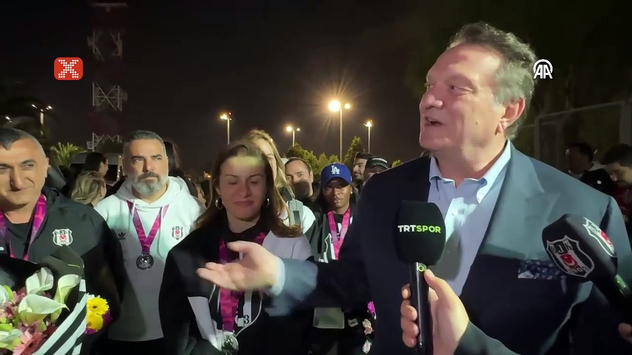 Hasan Arat: "Kadın takımımızla gurur duyuyoruz"