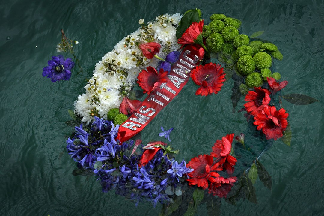 Why did the Titanic sink?