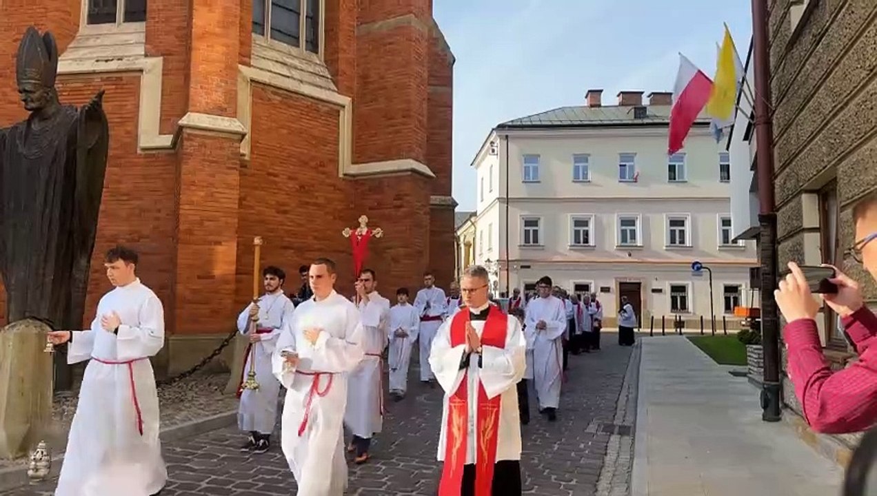 Tarnów- relikwie rodziny Ulmów pelegrynują po diecezji Tarnowskiej