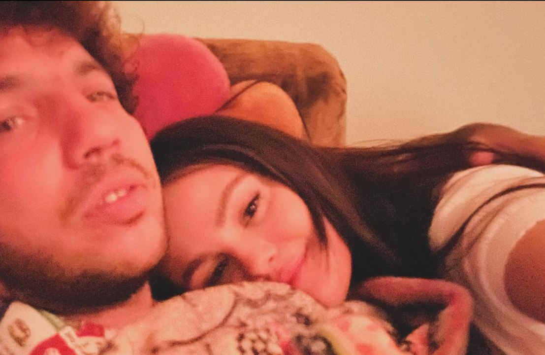 Selena Gomez está muy enamorada de Benny Blanco