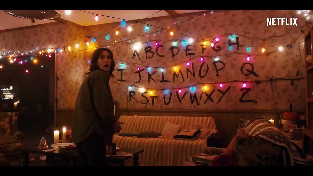 Stranger Things - Winona Ryder