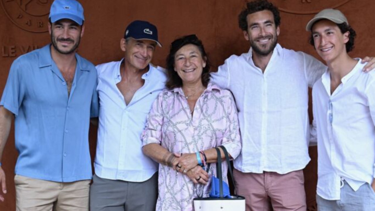 Voici - INFO VOICI L'Agence : Faux vendeurs, faux acheteurs... les méthodes des Kretz révélées au grand jour (1)