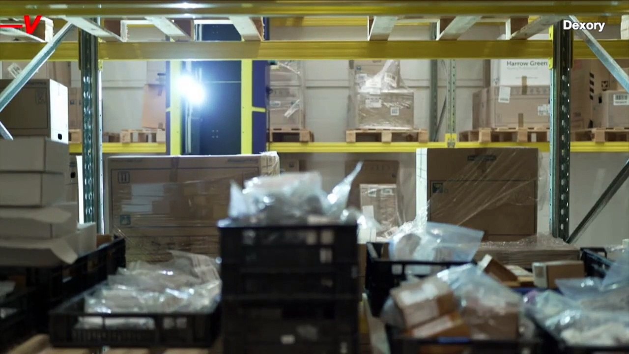 ‘World’s Tallest Autonomous Robots’ Begin Optimizing Warehouse Management in the U.K.