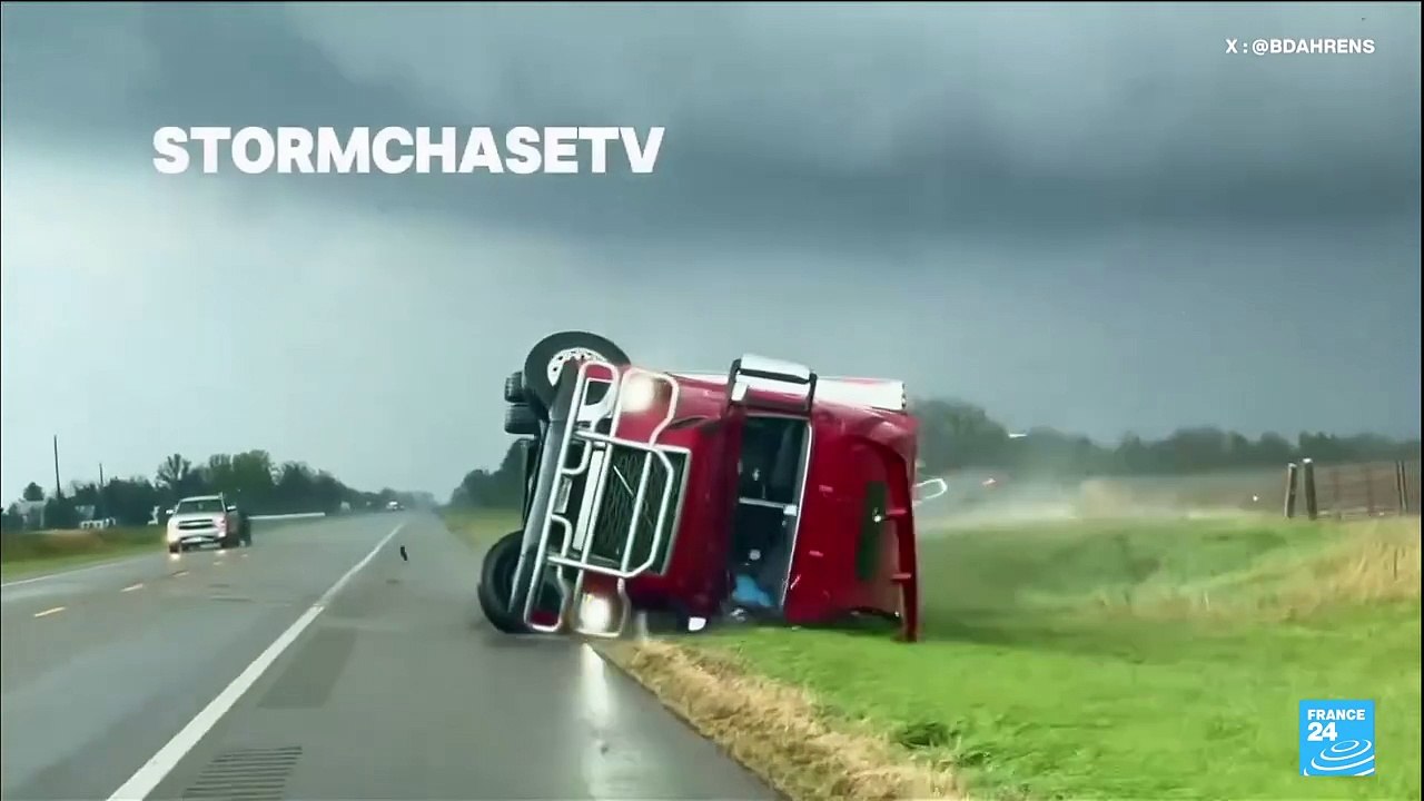 Etats-Unis : d'impressionnantes tornades frappent les États-Unis