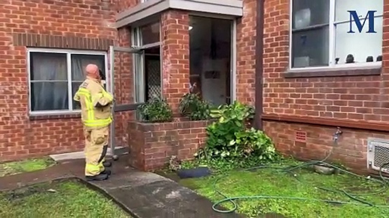 Fire at Cliff Road unit block, Wollongong | May 1, 2024 | Illawarra Mercury