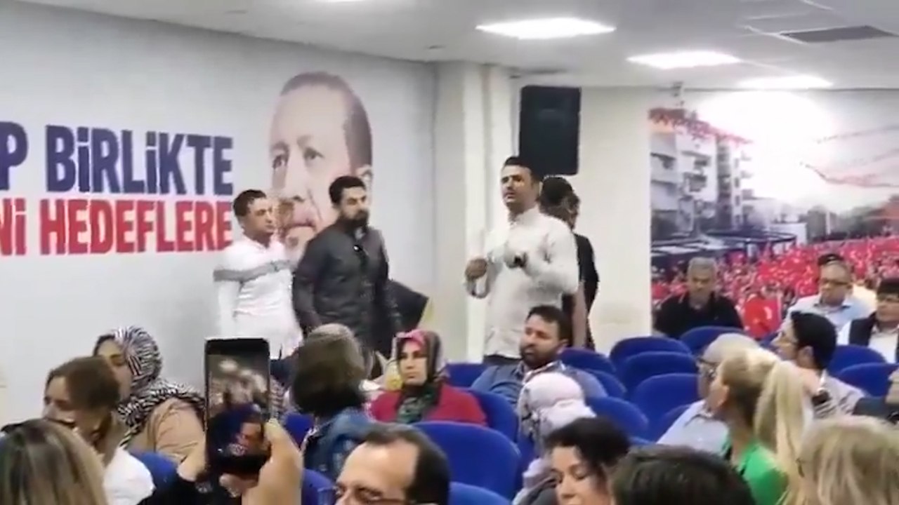 Şatafat düşkünü eski başkan, hesap soran AKP'li vatandaşı dışarı attırdı