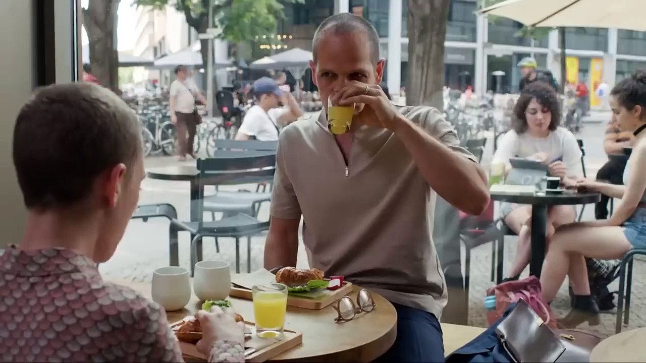 Unorthodox (2020) Film Explained in Hindi _ Urdu Full Story Summarized हिन्दी