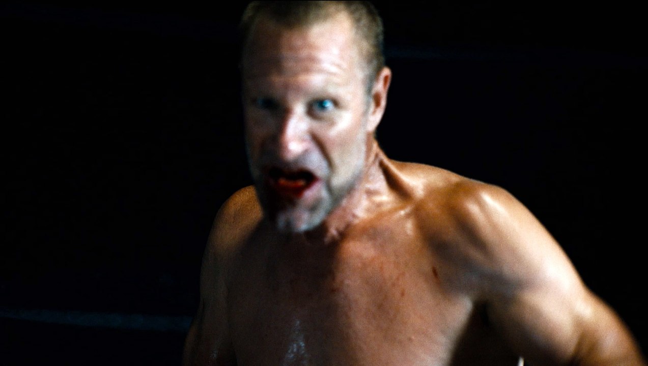 Rumble Through the Dark - Tráiler español