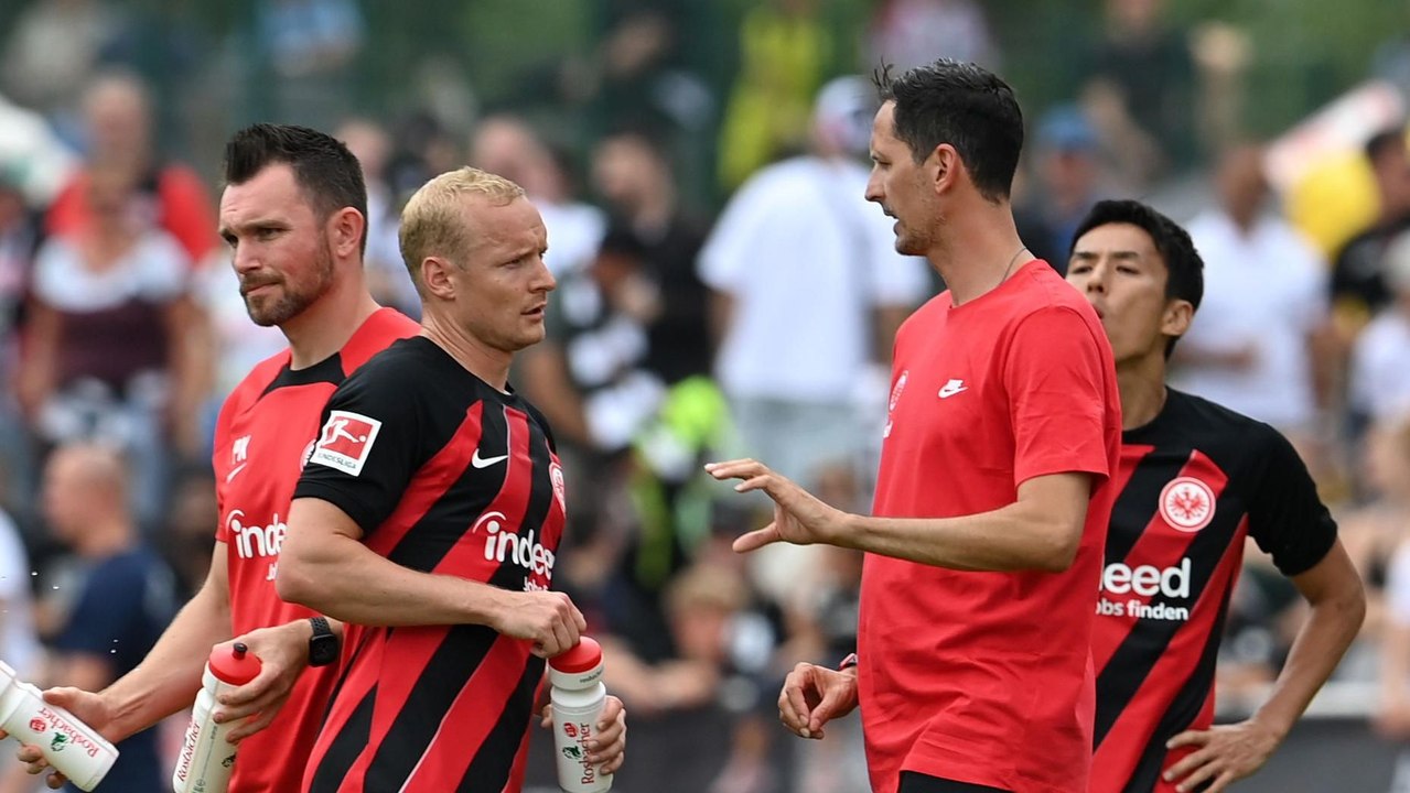 Toppmöller gibt Motto für Endspurt vor: "Für Seppl, für Hase, für uns"