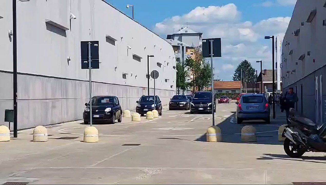 L'arrivo di Jannik Sinner a Torino per le cure all'anca