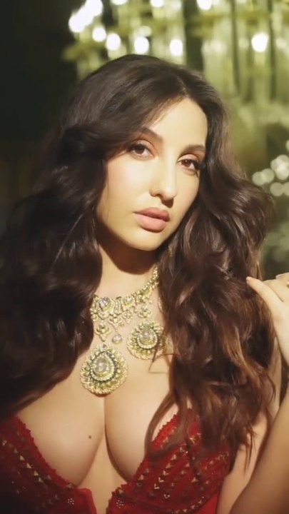 Nora Fatehi Hot Vertical Edit