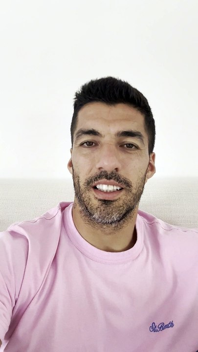 Luis Suárez saludo Urreta.MOV