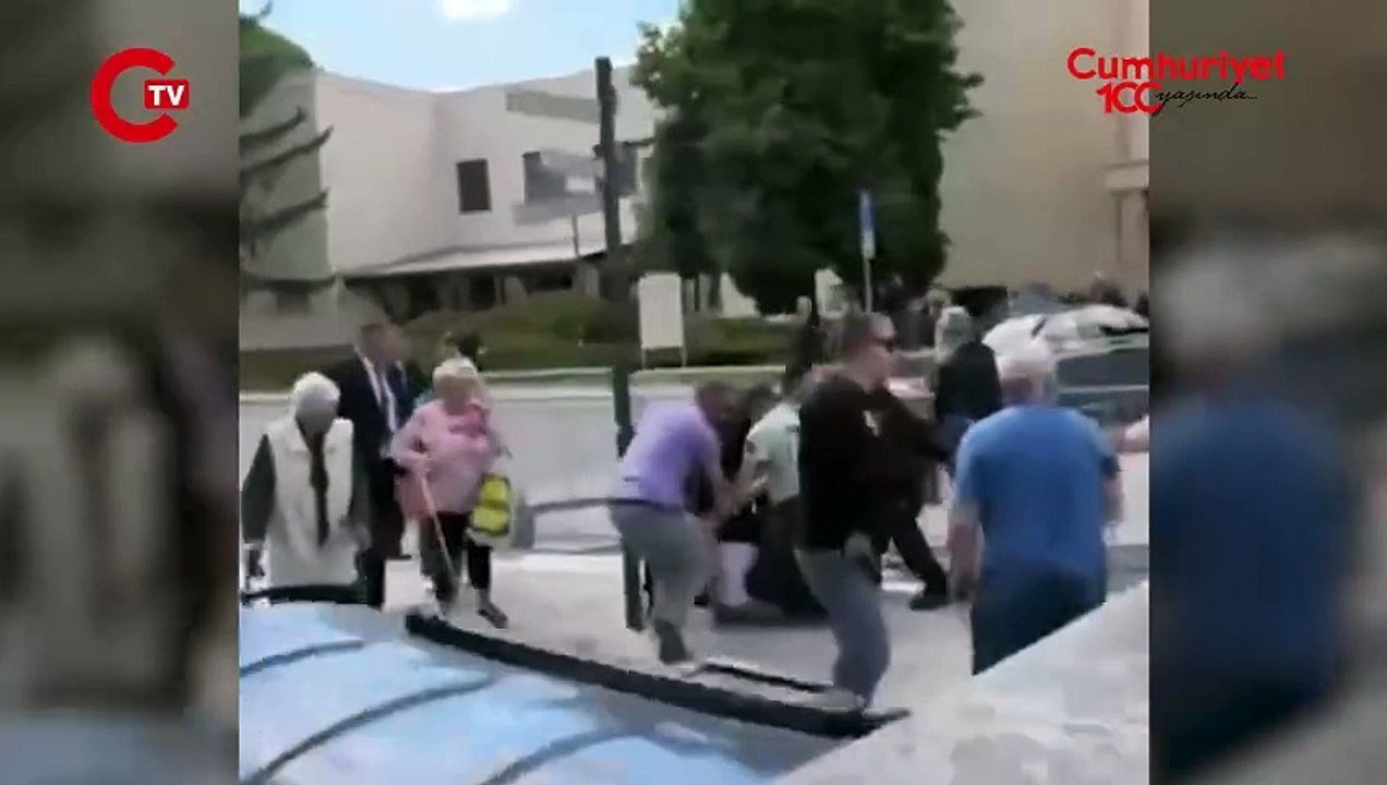 Slovakya Başbakanı Robert Fico vuruldu