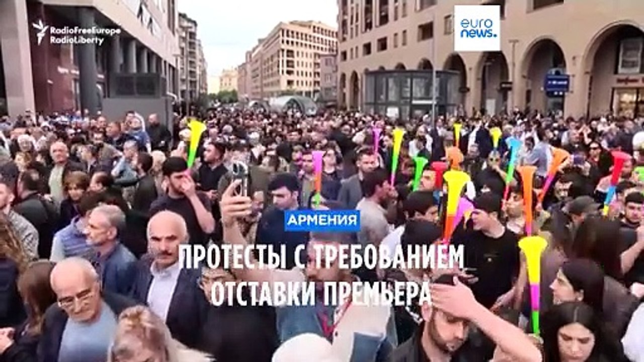 Протесты с требованием отставки премьер-министра
