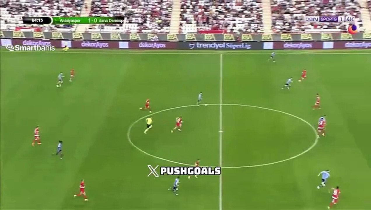 Youcef Atal passeur décisif