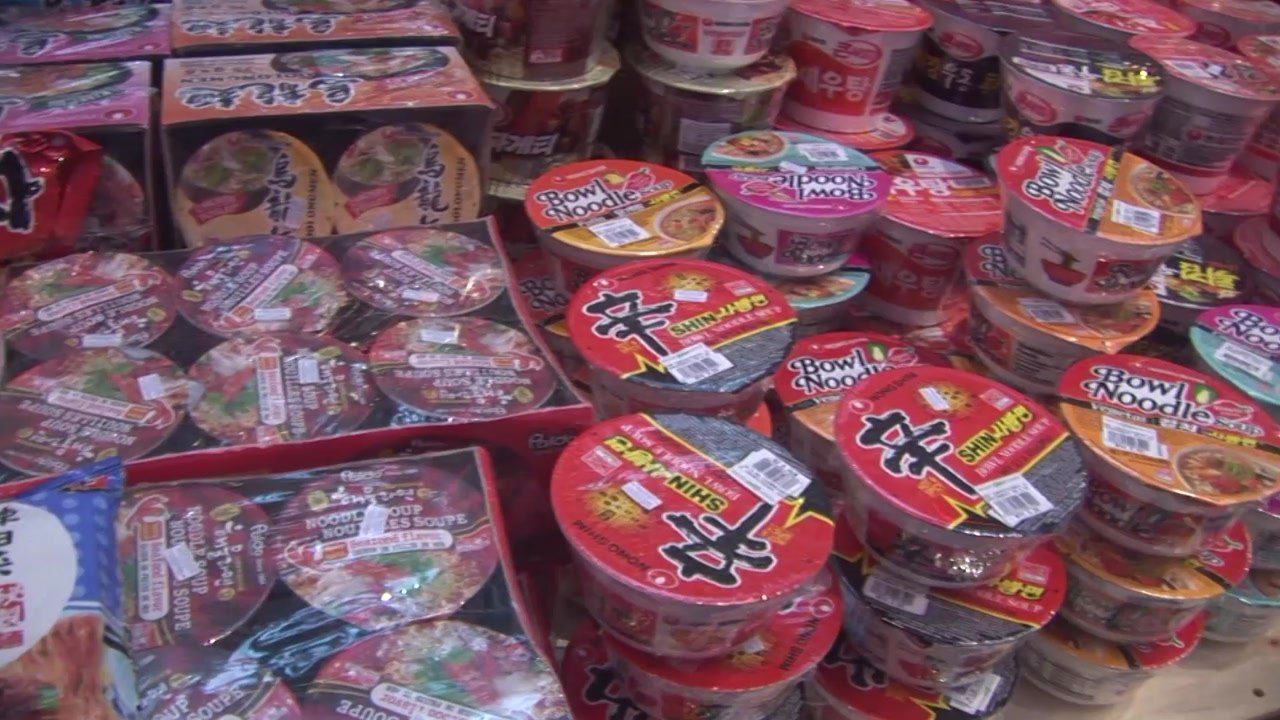 화끈한 매운맛이 이끈 라면 수출...1억 달러 처음 넘었다 / YTN