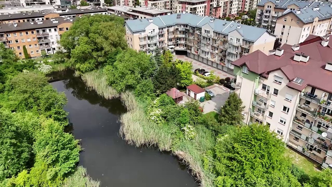 Odkryj Osiedle Ruczaj Stawy i Jezioro Enklawa w Krakowie 🌳