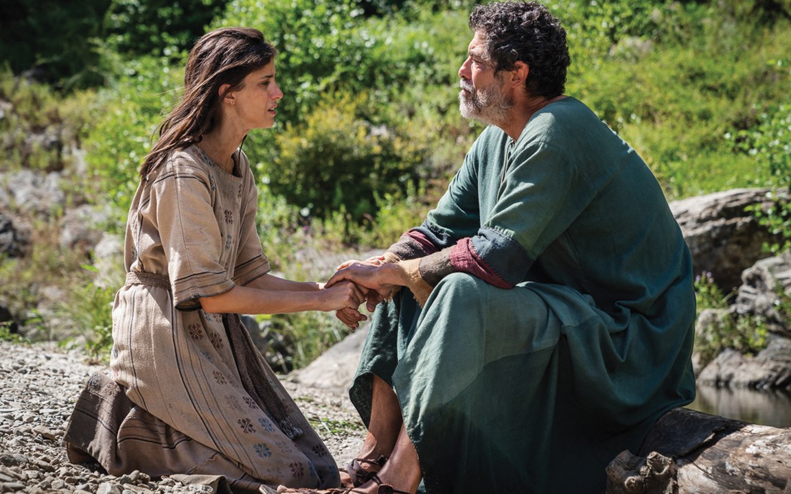 Alessandro Gassmann e Benedetta Porcaroli in "Vangelo secondo Maria"