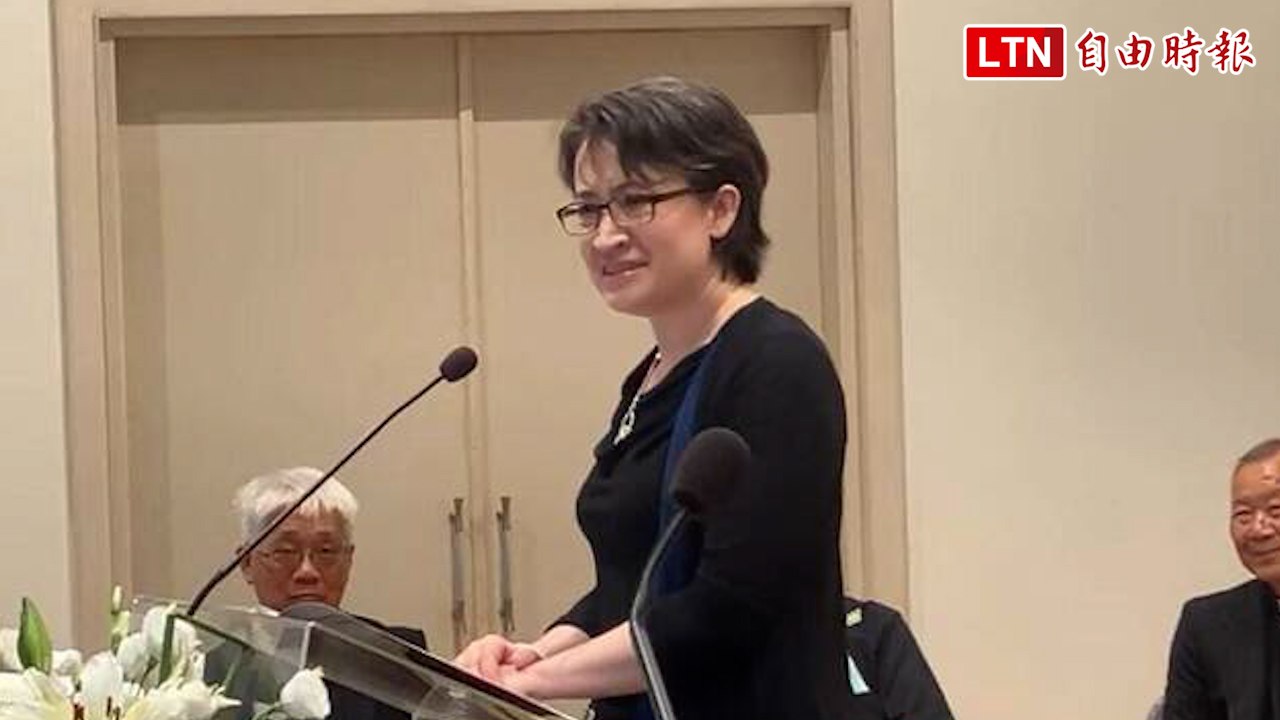 蕭美琴回台南神學院 陪母參加父親蕭清芬追思禮拜